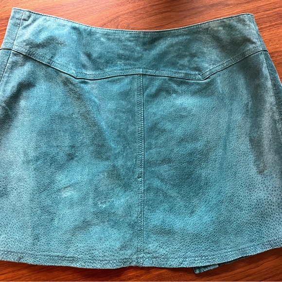 Blue 100% suede mini skirt - Picture 2 of 8